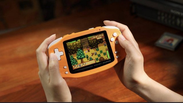 Η AYANEO ανακοίνωσε το AYANEO KONKR Pocket Advance, το... νέο Game Boy Advance